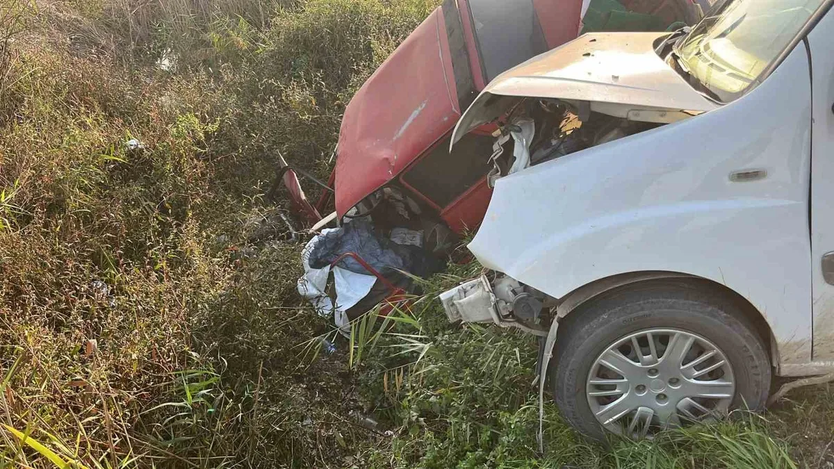 Mersin Tarsus'ta iki aracın çarpıştığı kazada 70 yaşındaki kişi hayatını kaybetti