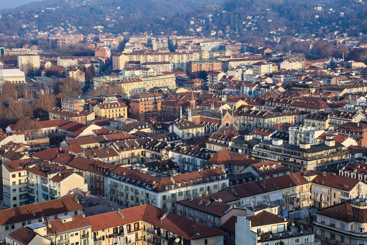 Milano, Bologna ve Torino'da yaşam maliyeti protestolarında onlarca kişi yaralandı