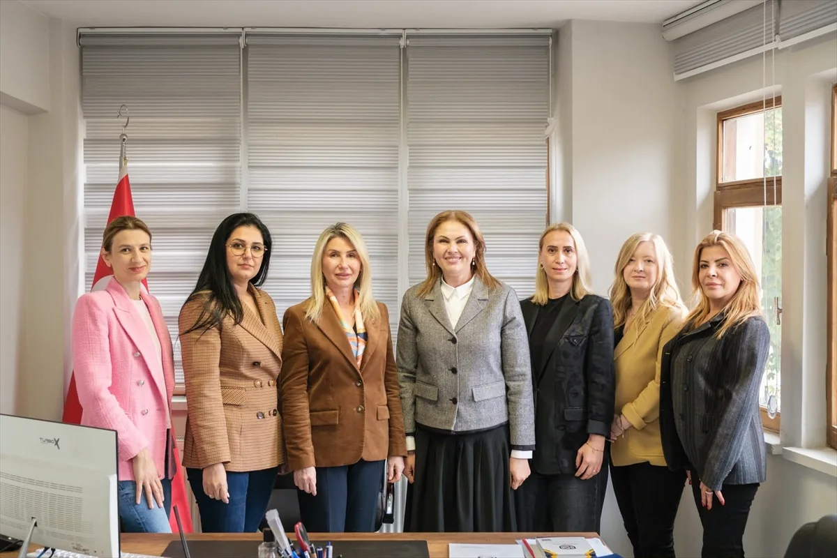 AK Parti Edirne İl Başkanı İba, Şehir Gönüllüleri Vakfında Yıldırım ile görüştü