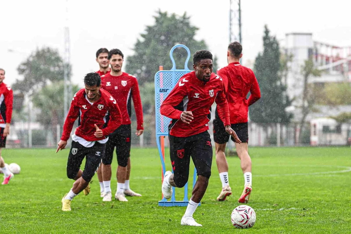 Samsunspor, Başakşehir'de 7 maçlık yenilgi serisini bitirmek istiyor