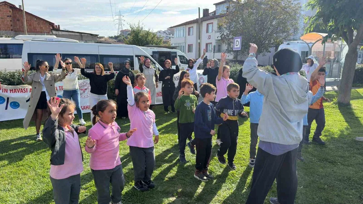 Bilecik'te mahalle sakinleri 'Mahallemde Hareket Var' etkinliğinde egzersiz yaptı