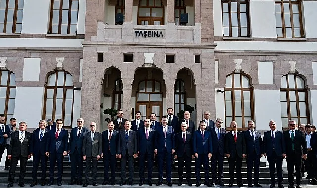 Bakan Kurum Başkan Altay’ı Ziyaret Etti