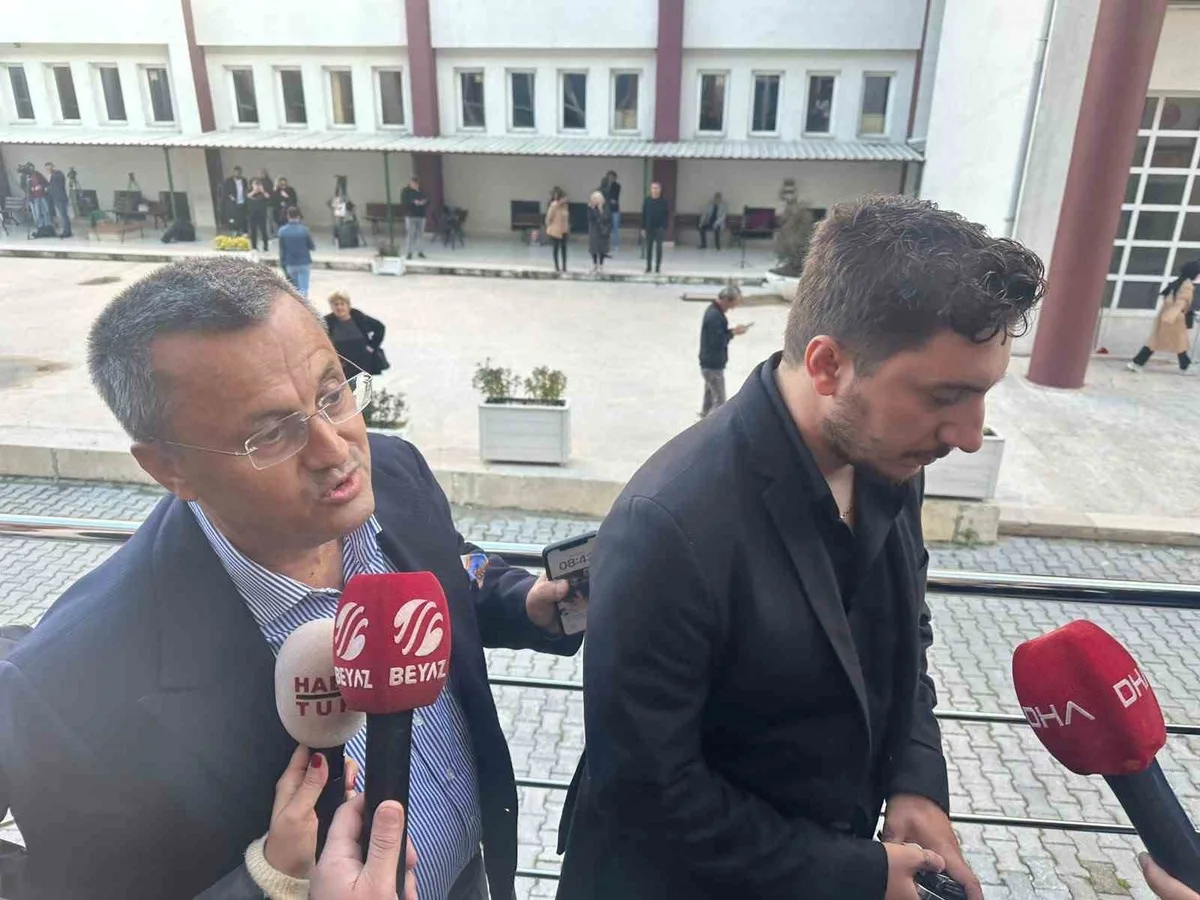 Yalova'da Güllü'nün ölümüne ilişkin davada ikinci duruşma öncesi oğlu adliyeye geldi