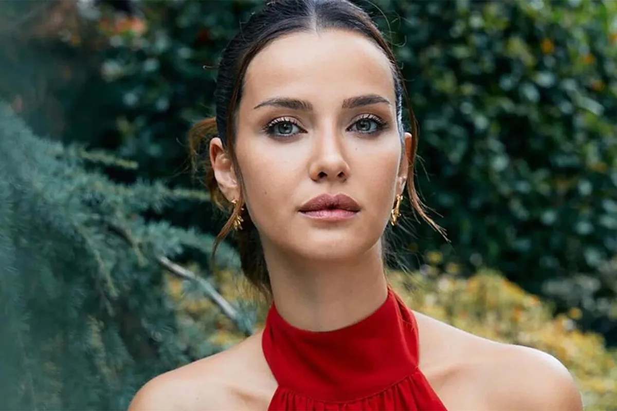 İrem Helvacıoğlu’nun kızı Sora 1 yaşında! 90’lar temalı kutlama