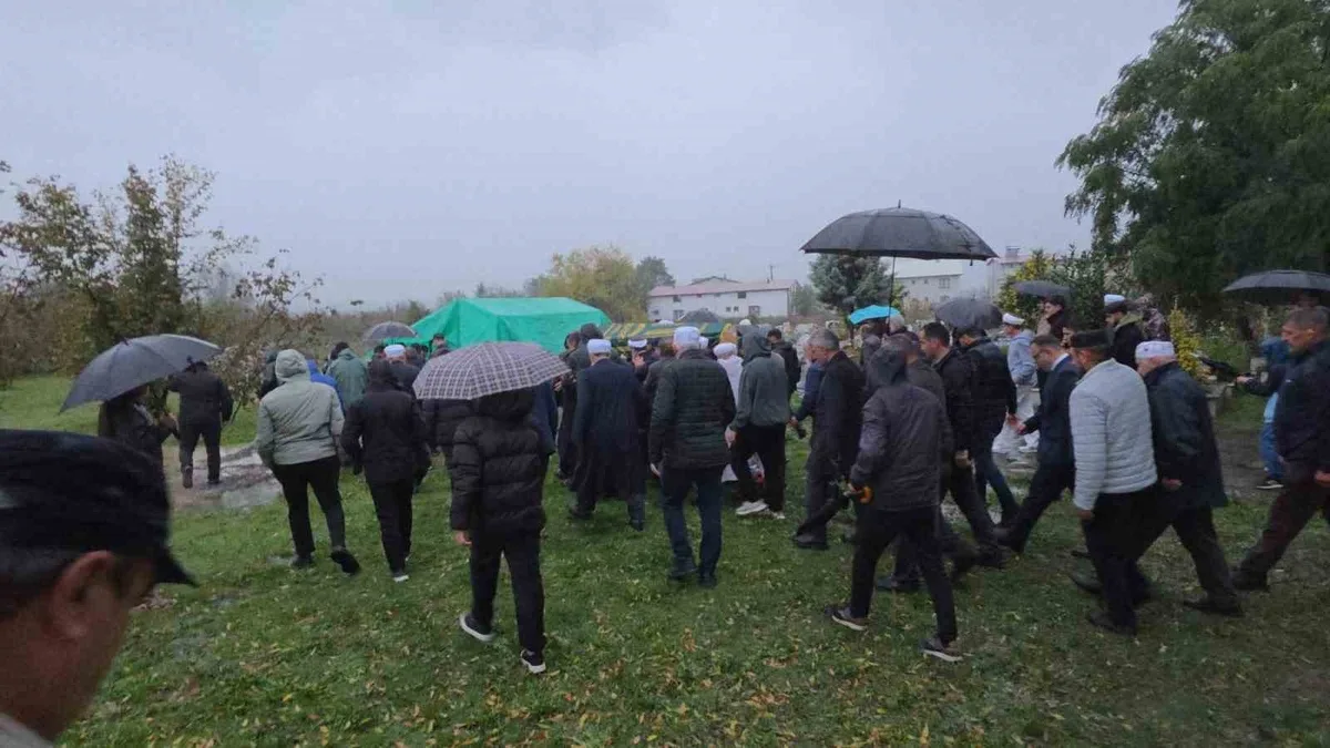 Selde elektrik akımına kapılan 14 yaşındaki hafız Mahmud Işıldak Düzce'de defnedildi