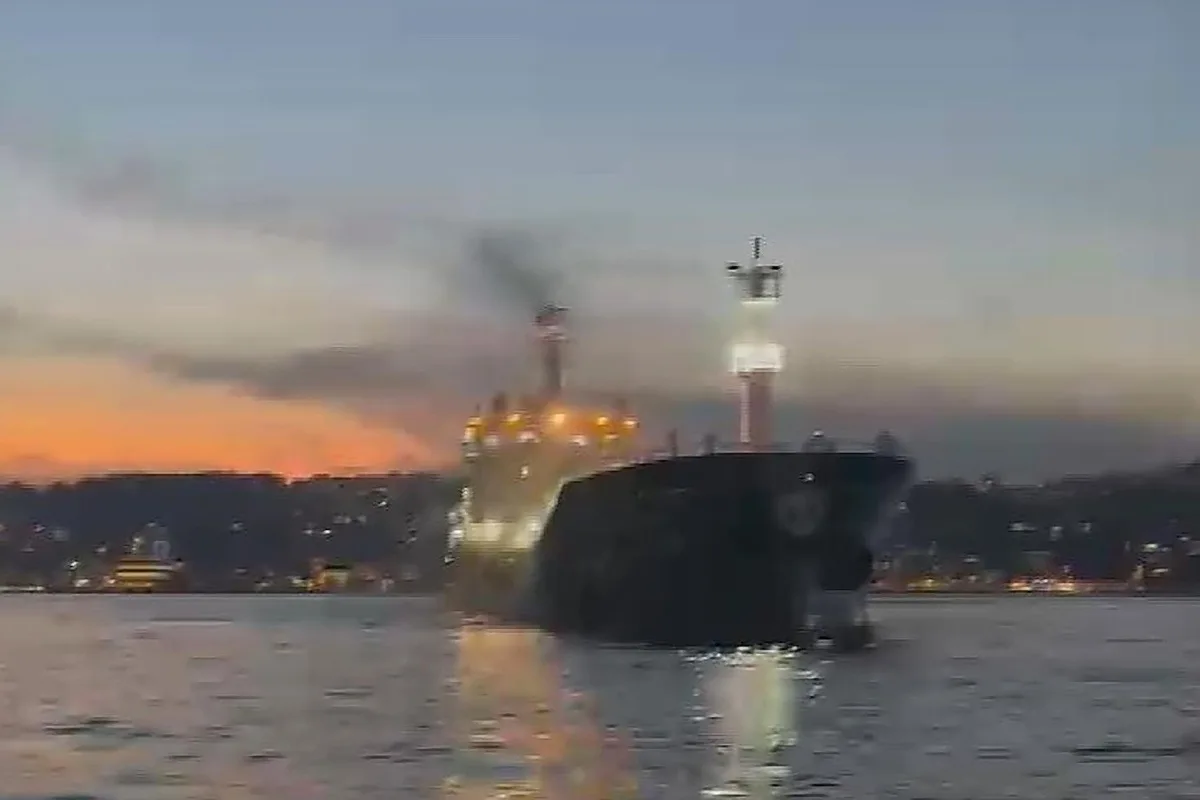 İstanbul Boğazı'nda tanker alarmı! Gemi trafiği durduruldu