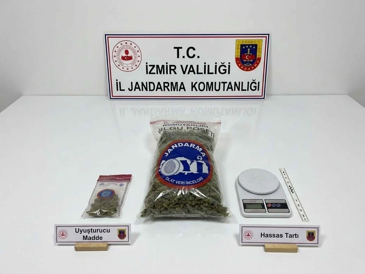 İzmir Torbalı'da fabrika konteynerinde 810 gram kubar esrar ele geçirildi