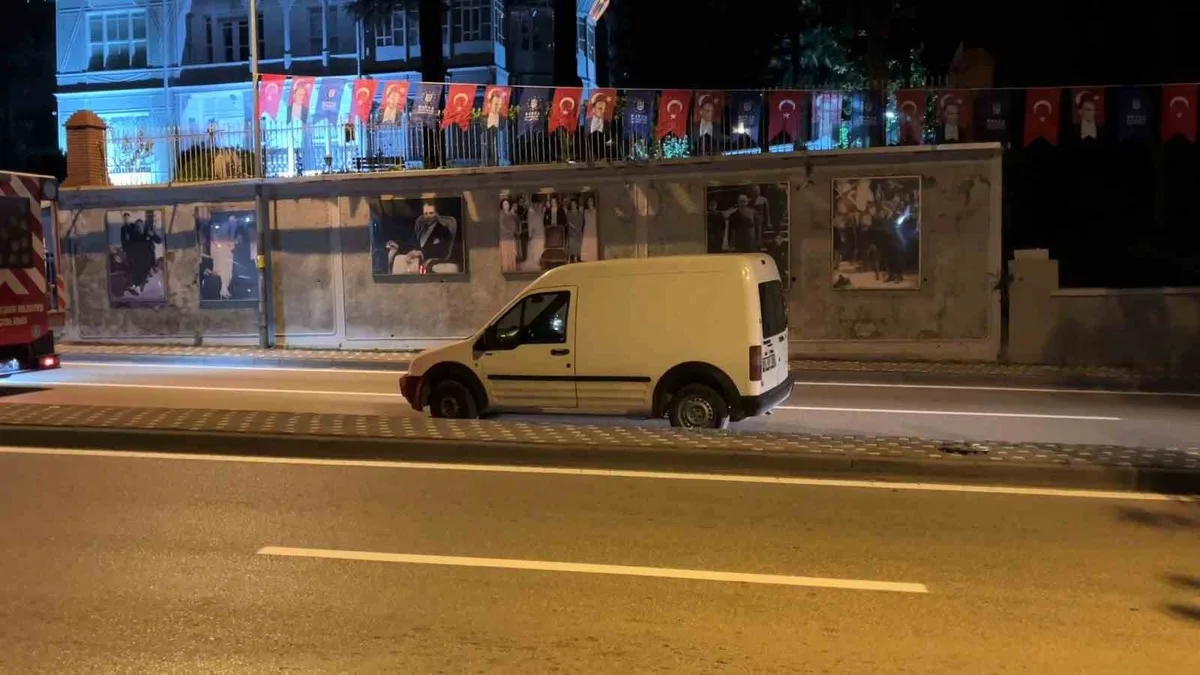Bursa'da 2.94 promil alkollü sürücü kaldırıma çıkıp gazeteciyi tehdit etti