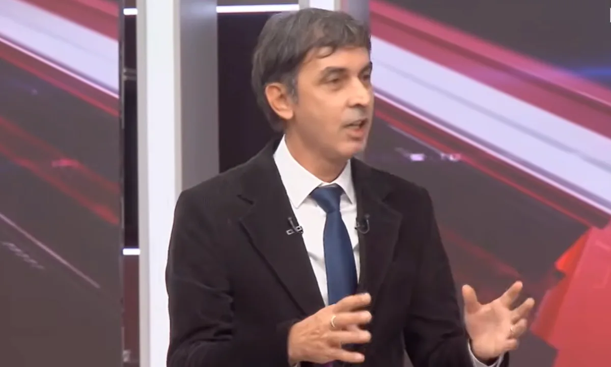 Halk TV gazetecisi Bahadır Özgür gizlilik ihlali gerekçesiyle gözaltına alındı
