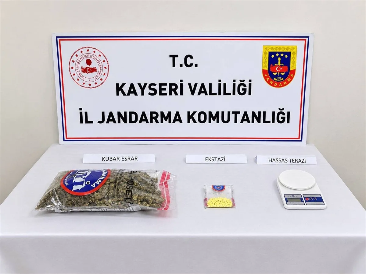 Kayseri Melikgazi'de uyuşturucu operasyonunda 3 şüpheli gözaltına alındı