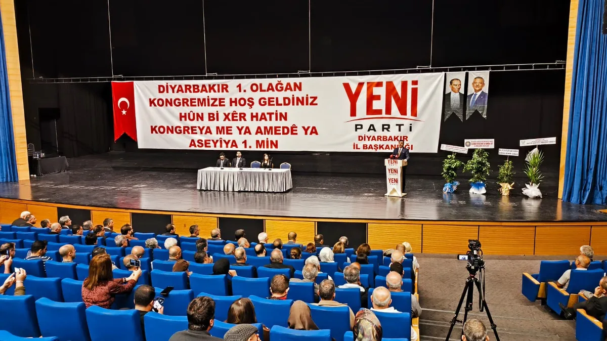 Özel ve İmamoğlu, YENİ Parti Diyarbakır İl Kongresi'ne başarı mesajı gönderdi