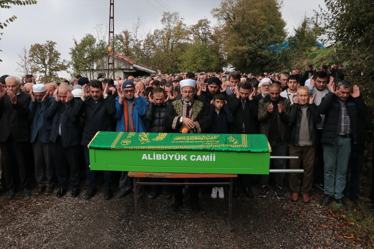 Zonguldak Kilimli'de grizu patlamasında ölen 3 madenci toprağa verildi