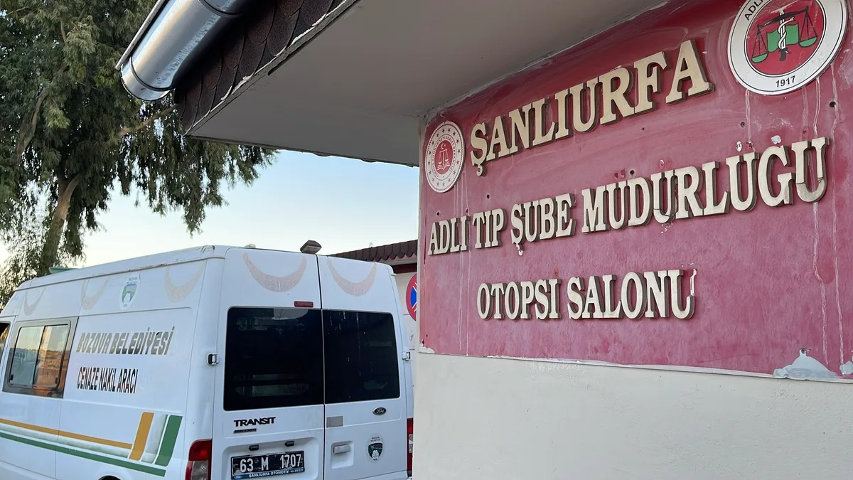 Şanlıurfa Bozova'da traktörden düşen çiftçi Hasan Demir (74) hayatını kaybetti.