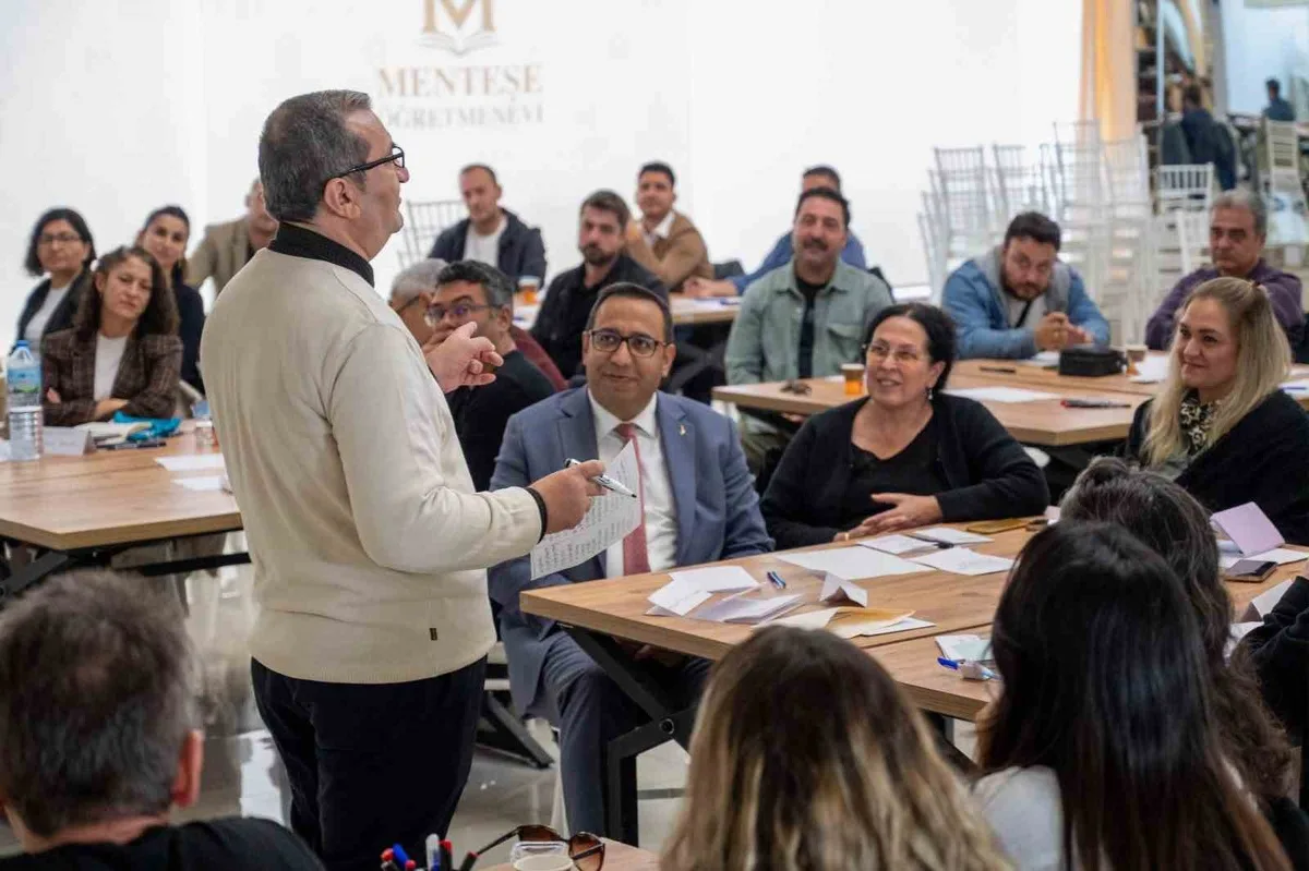 Menteşe'de okul müdür yardımcılarına Büyükergene'nin sunumuyla seminer yapıldı