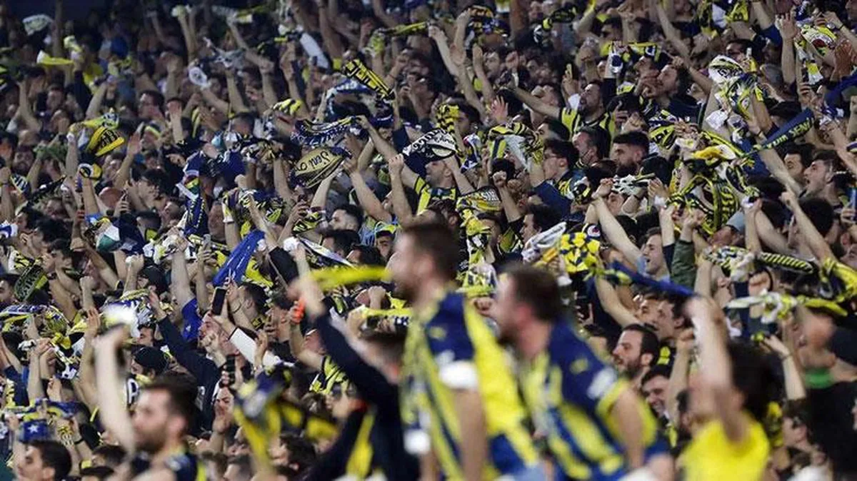 Fenerbahçe taraftarını illallah ettiren isme 2 talip birden