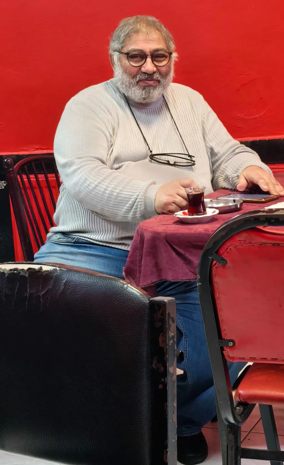 Fatih'te kıraathane merdivenlerinden düşen 64 yaşındaki adam hayatını kaybetti