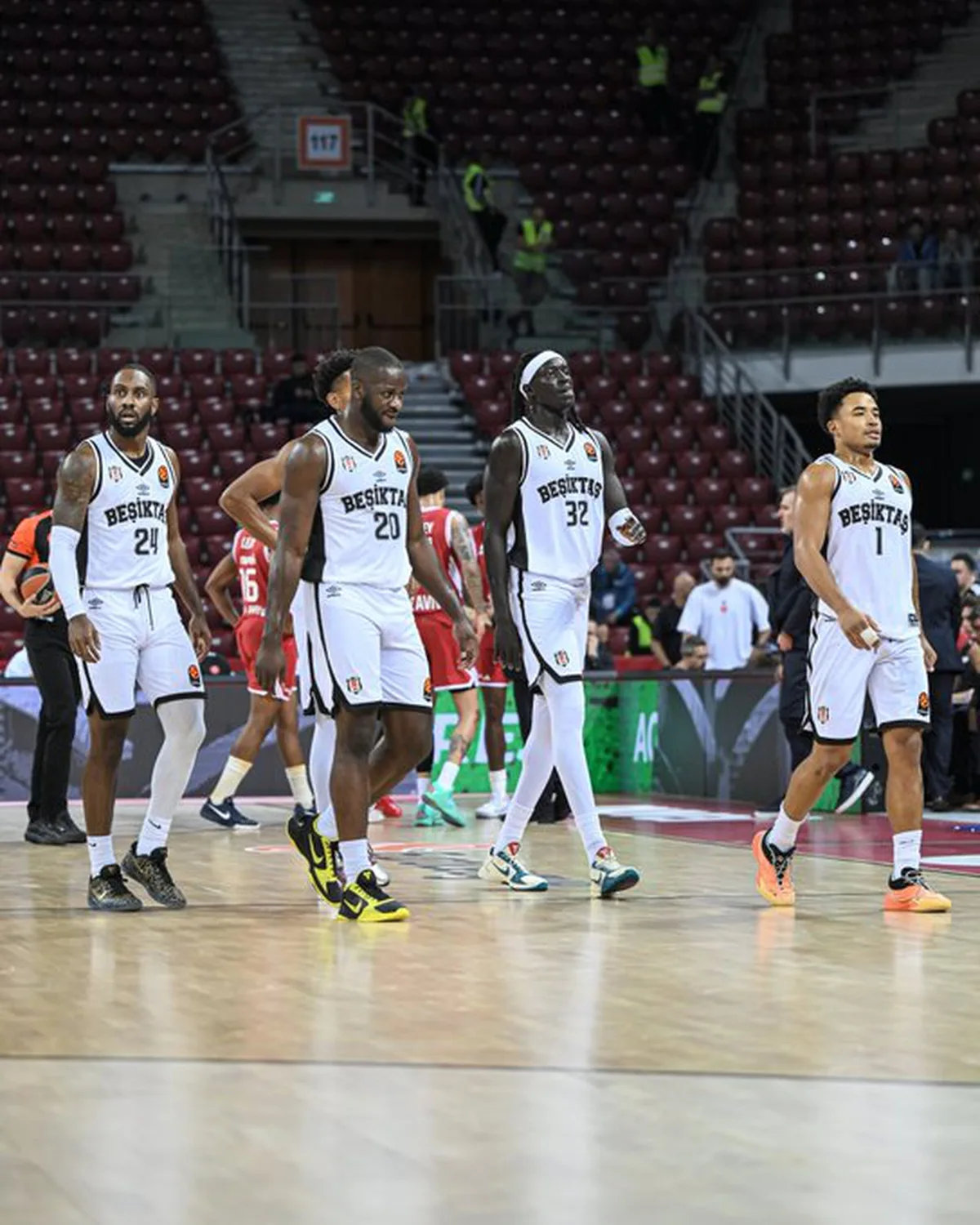 Beşiktaş, Euroleague'de Hapoel Tel Aviv'e deplasmanda 100-82 yenildi