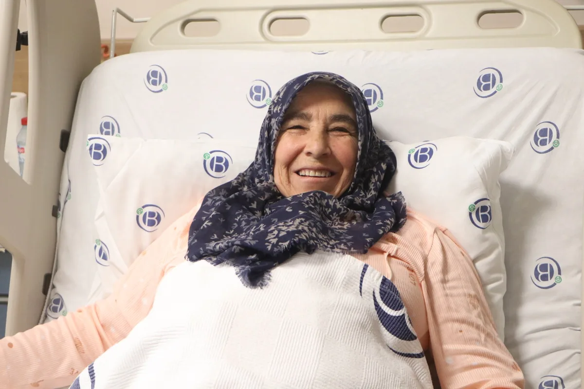 Adana'da 64 yaşındaki Meryem İnce, robotik cerrahiyle rektum kanseri ameliyatı oldu