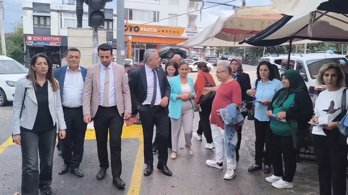 İYİ Parti Kadirli'de 85 yaşındaki kadını dinledi; kadın 'çalışmadığım gün açım' dedi