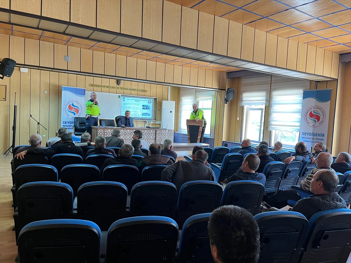 Seydişehir'de servis sürücülerine ve okul müdürlerine taşımacılık eğitimi düzenlendi