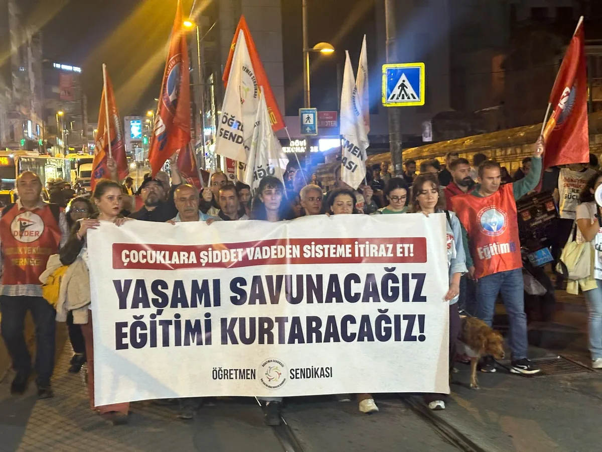 Okul saldırıları Kadıköy'de protesto edildi, 4 haftada 6 okulda saldırı bildirildi