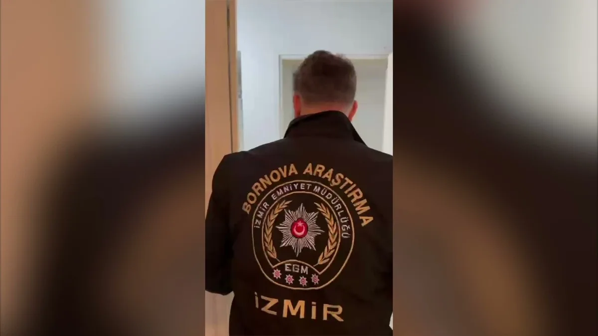 İzmir Bornova'da evde ve boş arazide yapılan aramada 43 bin 730 sentetik hap bulundu