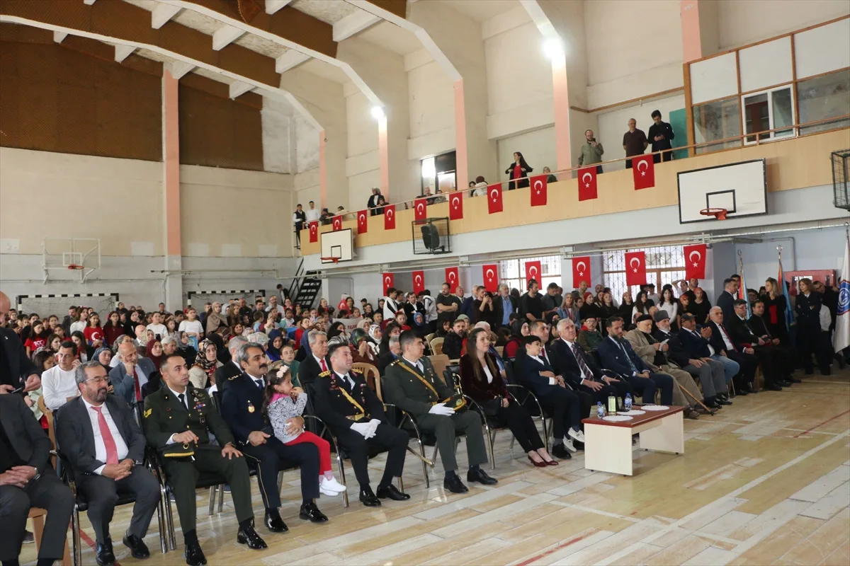 Trabzon'da Of ve Şalpazarı'nda 29 Ekim Cumhuriyet Bayramı programları düzenlendi