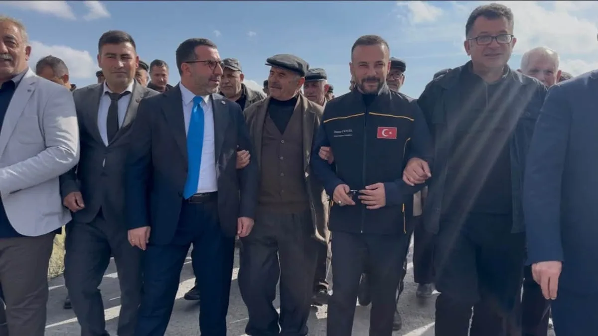 Kars'ın Selim ilçesinde Kaynarlı köyünde 4 kilometrelik beton yol tamamlandı