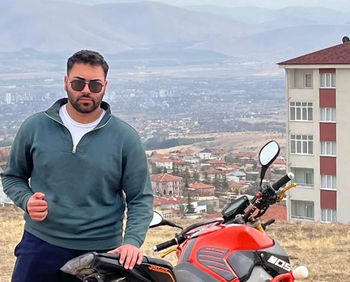 Niğde'de otomobille çarpışan motosikletin 21 yaşındaki sürücüsü hastanede öldü