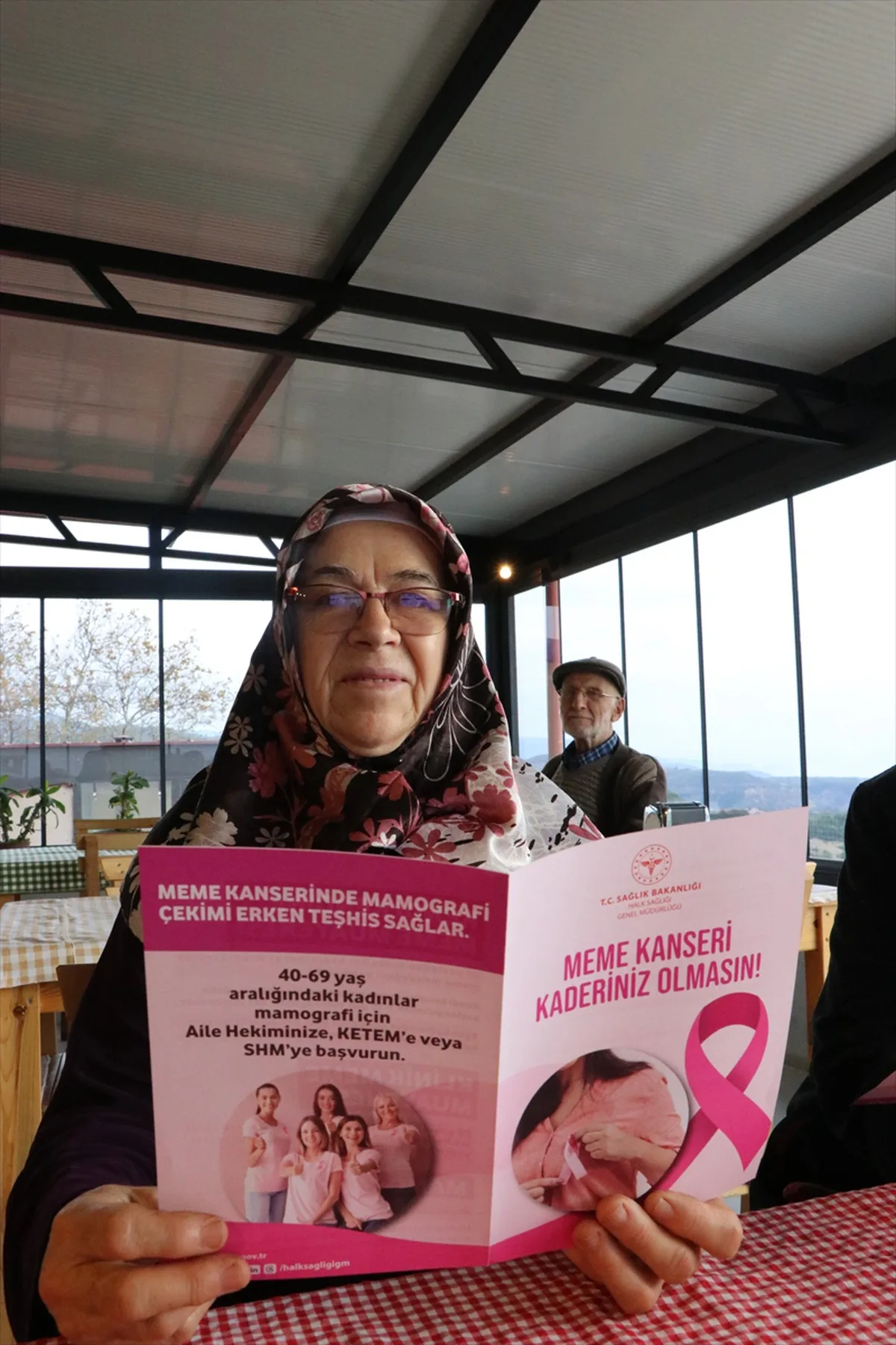 Çanakkale Ayvacık'ta Safiye Şen, 65 yaşında mobil taramada meme kanserini yendi