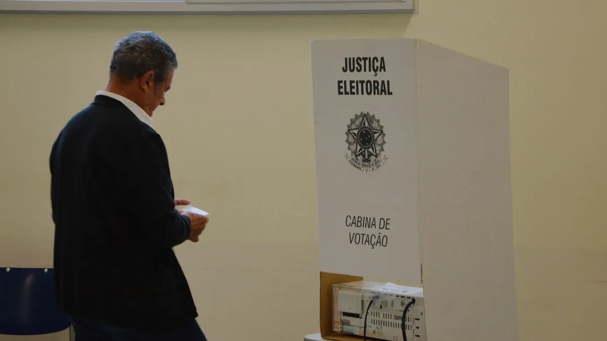 Brezilya'da nefes kesen seçim! Oyların yüzde 83'ü sayıldı, Lula Bolsonaro'nun önünde