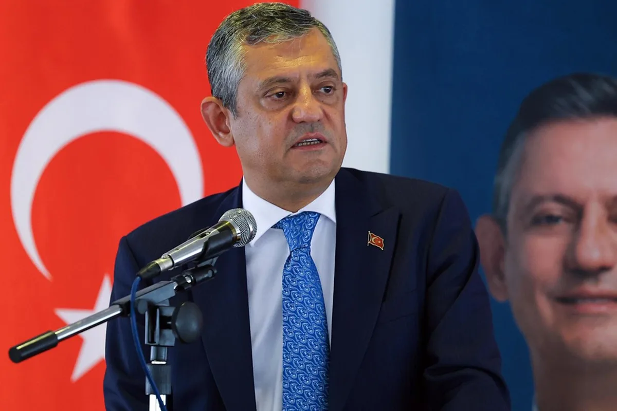 Mansur Yavaş-Murat Kurum görüşmesine Özgür Özel'den yorum