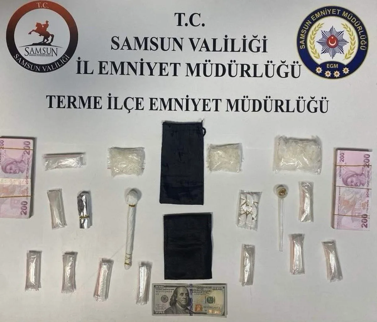 Samsun Terme'de metamfetamin olduğu değerlendirilen 228,79 gram madde ele geçirildi