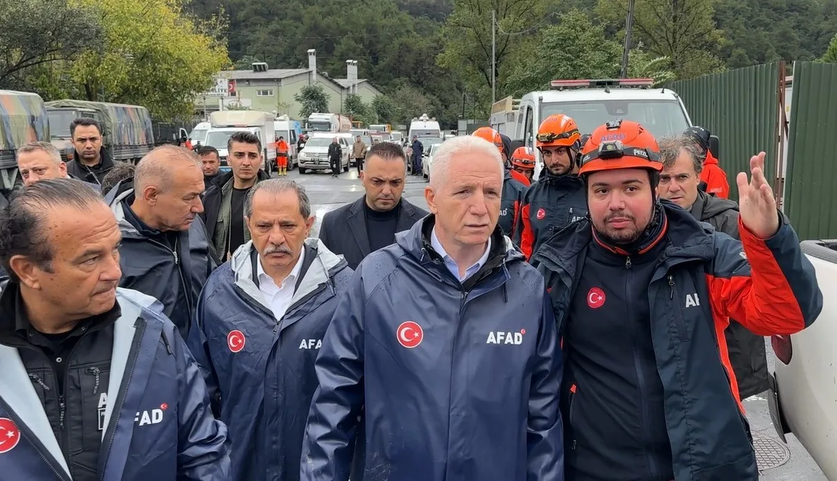 İstanbul Valisi Gül, yağışta 2 bin 500 kişinin kurtarıldığını açıkladı