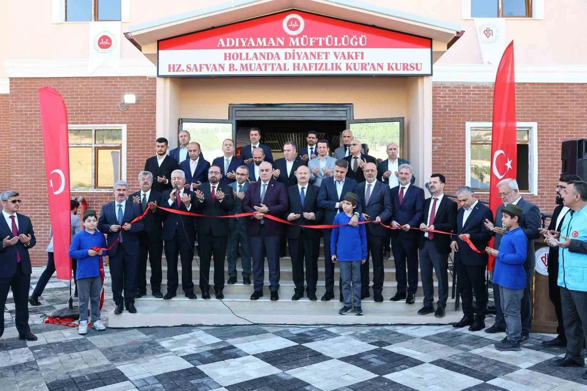 Adıyaman'da Hollanda Diyanet Vakfı katkısıyla yapılan cami ve hafızlık kursu açıldı