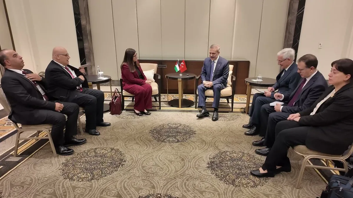 Dışişleri Bakanı Fidan, Filistinli mevkidaşıyla Arabuluculuk Konferansı'nda görüştü