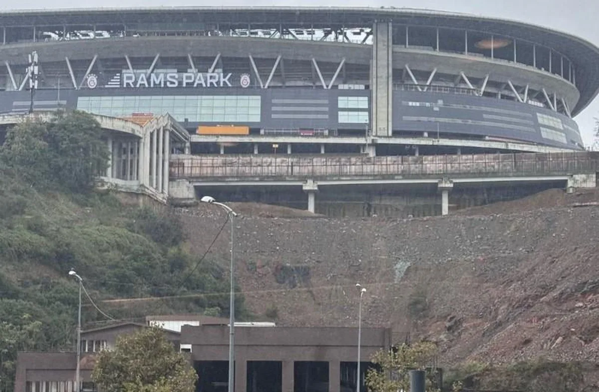 Galatasaray stadı kayıyor mu, Rams Park duvarları çatladı mı?