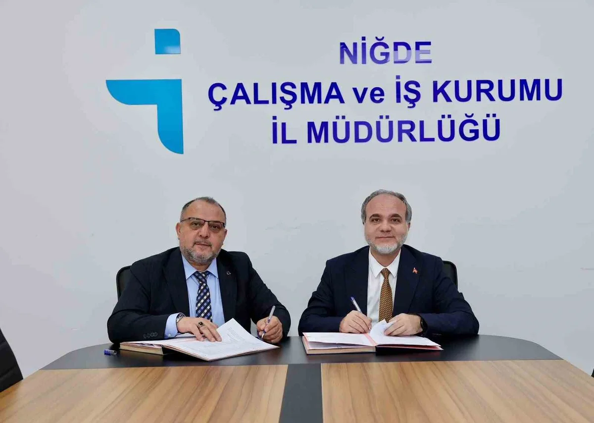 Niğde'de İŞKUR ve Ömer Halisdemir Üniversitesi 1001 öğrenci için protokol imzaladı