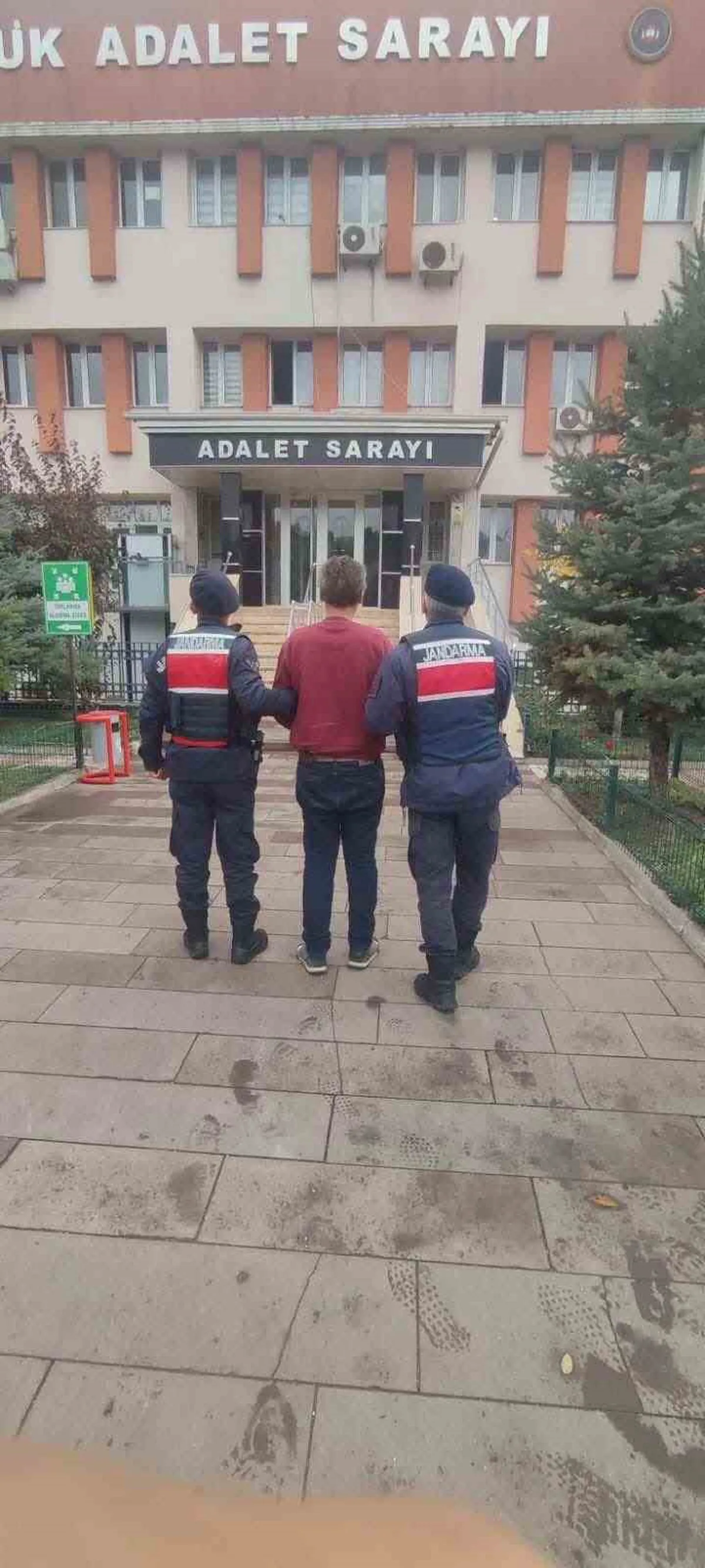 Bilecik'te sahtecilikten aranan şahıs 2 yıl 1 ay hapisle tutuklandı