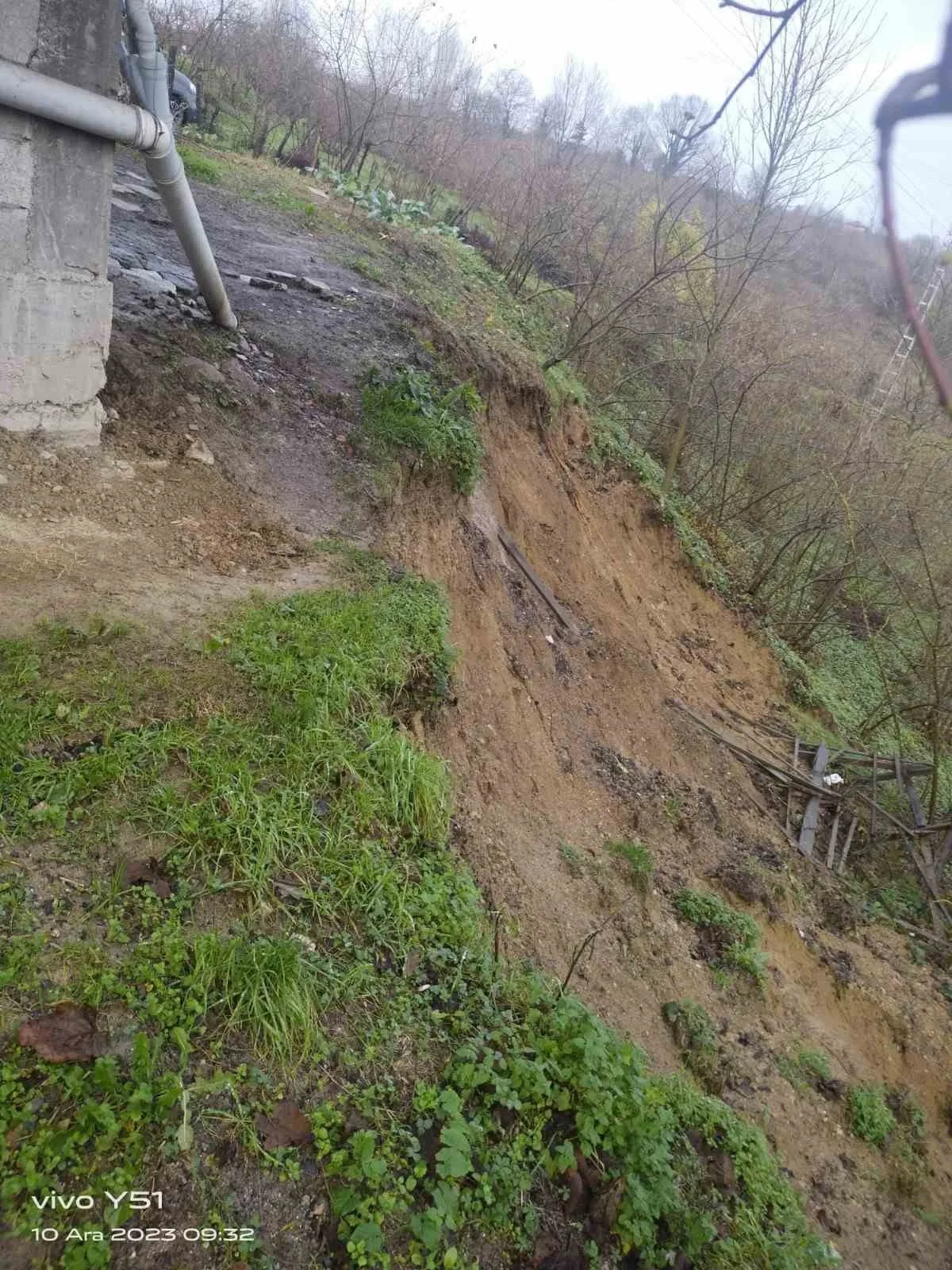 Evi selde hasar gören Cevdet Yılmaz, yaklaşık 3 yıldır kirada barınma çözümü bekliyor