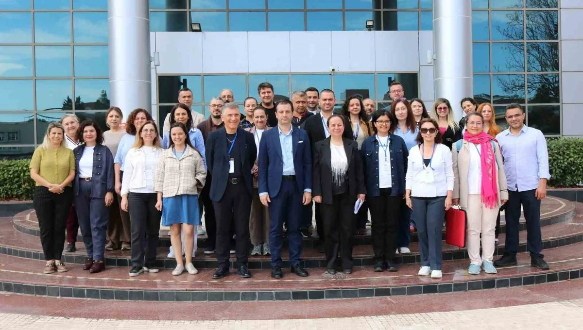 ADÜ Tıp Fakültesi'nde öğretim üyelerine Temel Eğitim Becerileri Kursu düzenlendi.