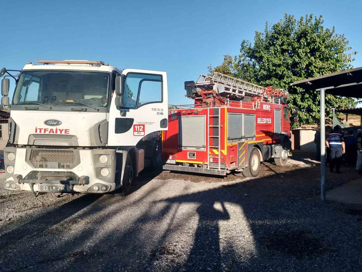 Edirne'nin Meriç ilçesine bağlı Subaşı beldesinde evde çıkan yangın söndürüldü