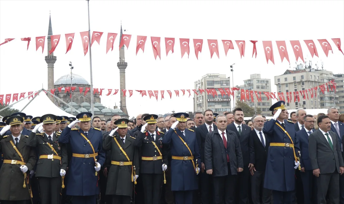 Kayseri ve çevre illerde Cumhuriyet'in 103. yılı dolayısıyla çelenk sunma töreni yapıldı