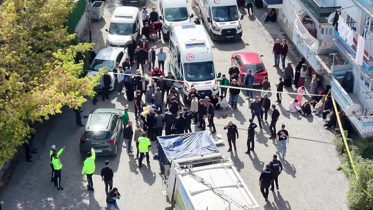 Erzurum Aziziye'de çöp kamyonunun çarptığı 2 çocuk annesi hayatını kaybetti