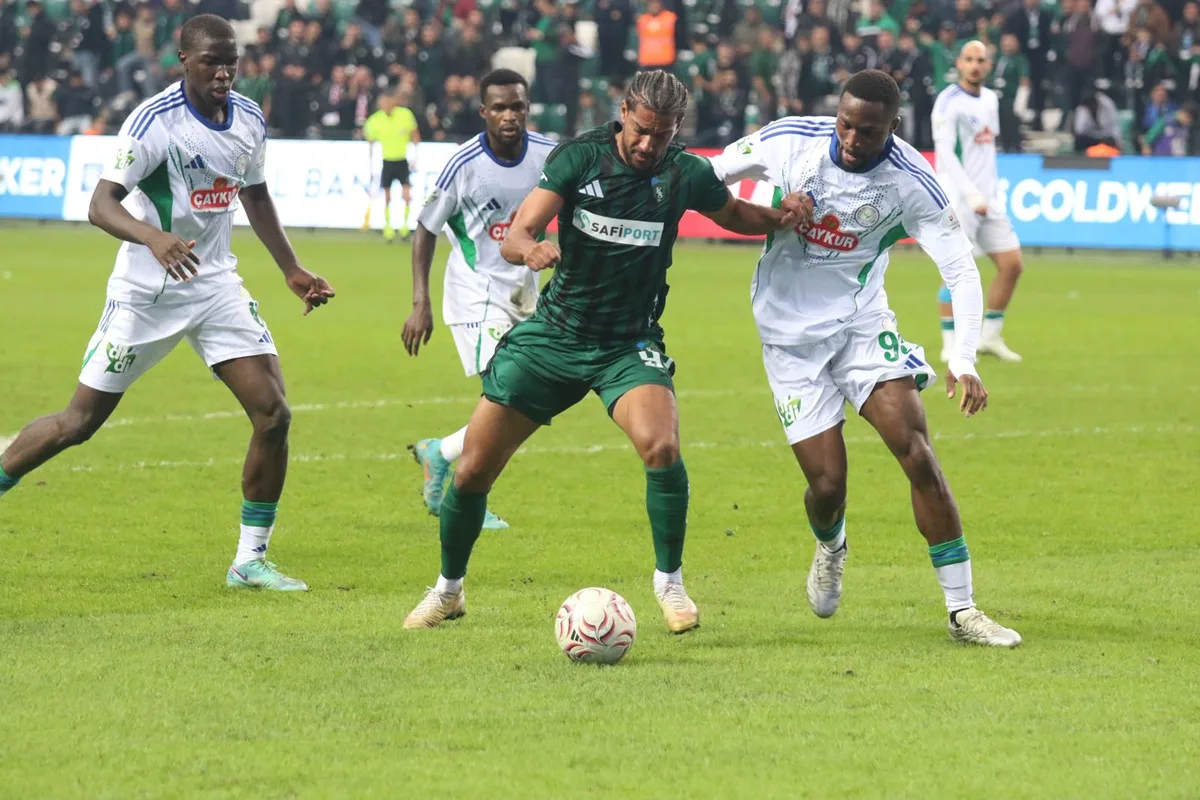 Kocaelispor, Süper Lig'in 10. haftasında Çaykur Rizespor ile 0-0 berabere kaldı