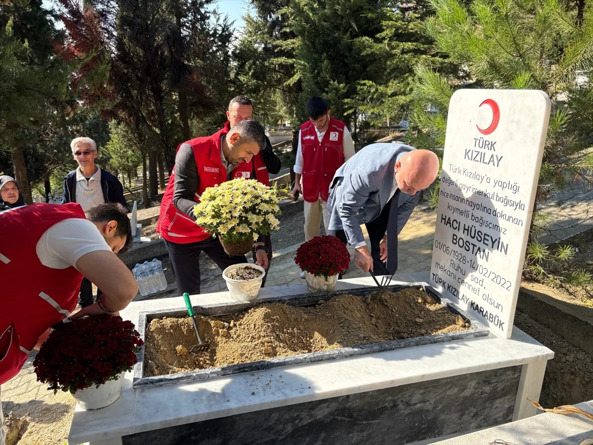 Karabük'te evini Kızılay'a bağışlayan hayırsever Bostan'ın kabri yaptırıldı