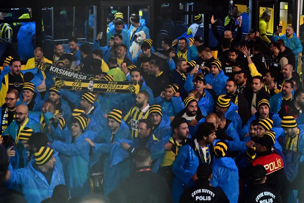 Fenerbahçe taraftarının stada girişinde kriz
