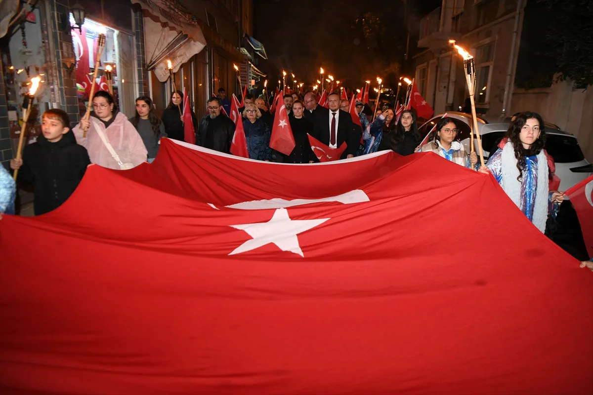 Çanakkale'de 103. yıl için Gelibolu ve Lapseki'de fener alayı düzenlendi