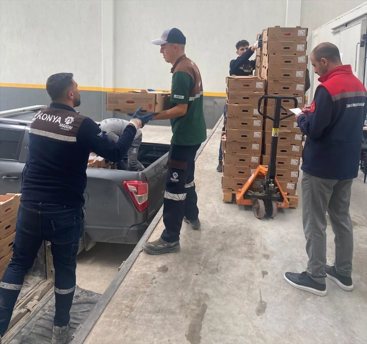 Konya Karatay'da CİMER başvurusuyla tarihi geçmiş 7 ton tavuk etine el konuldu