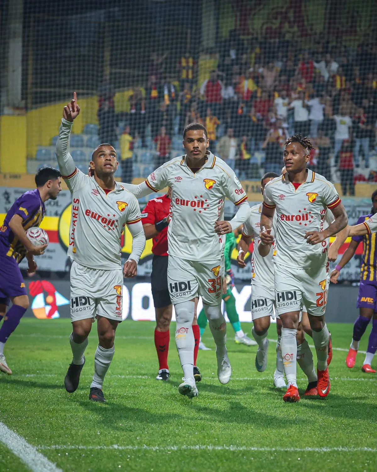 Göztepe yarın saat 16.00'da deplasmanda Kocaelispor'a konuk olacak